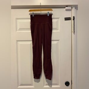 Maroon athleta cropped leggings!